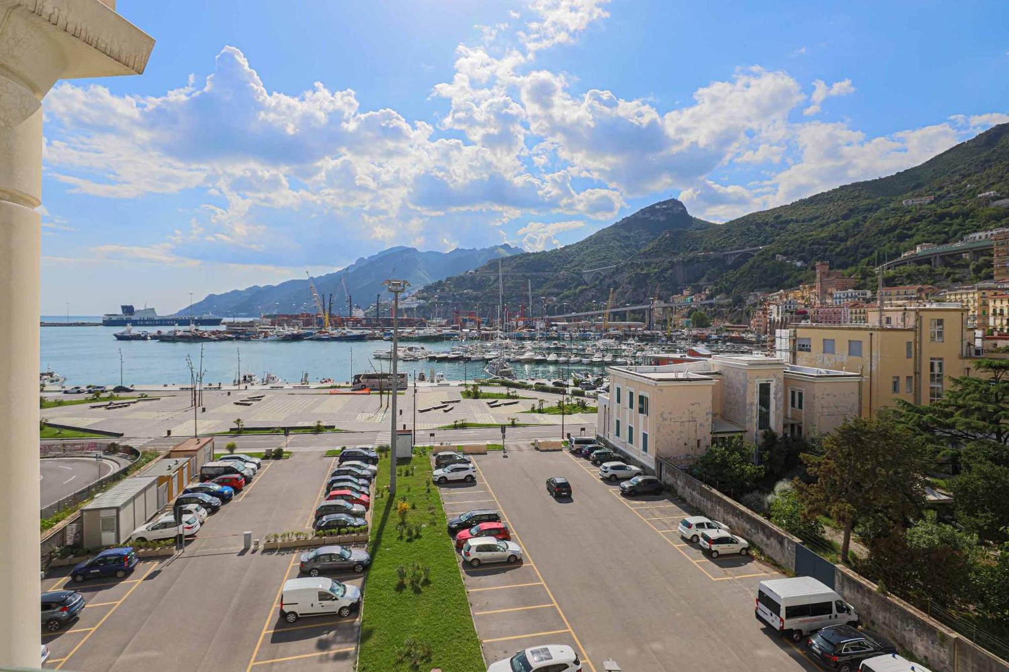 Amami Al Crescent Apartment Salerno Exterior photo