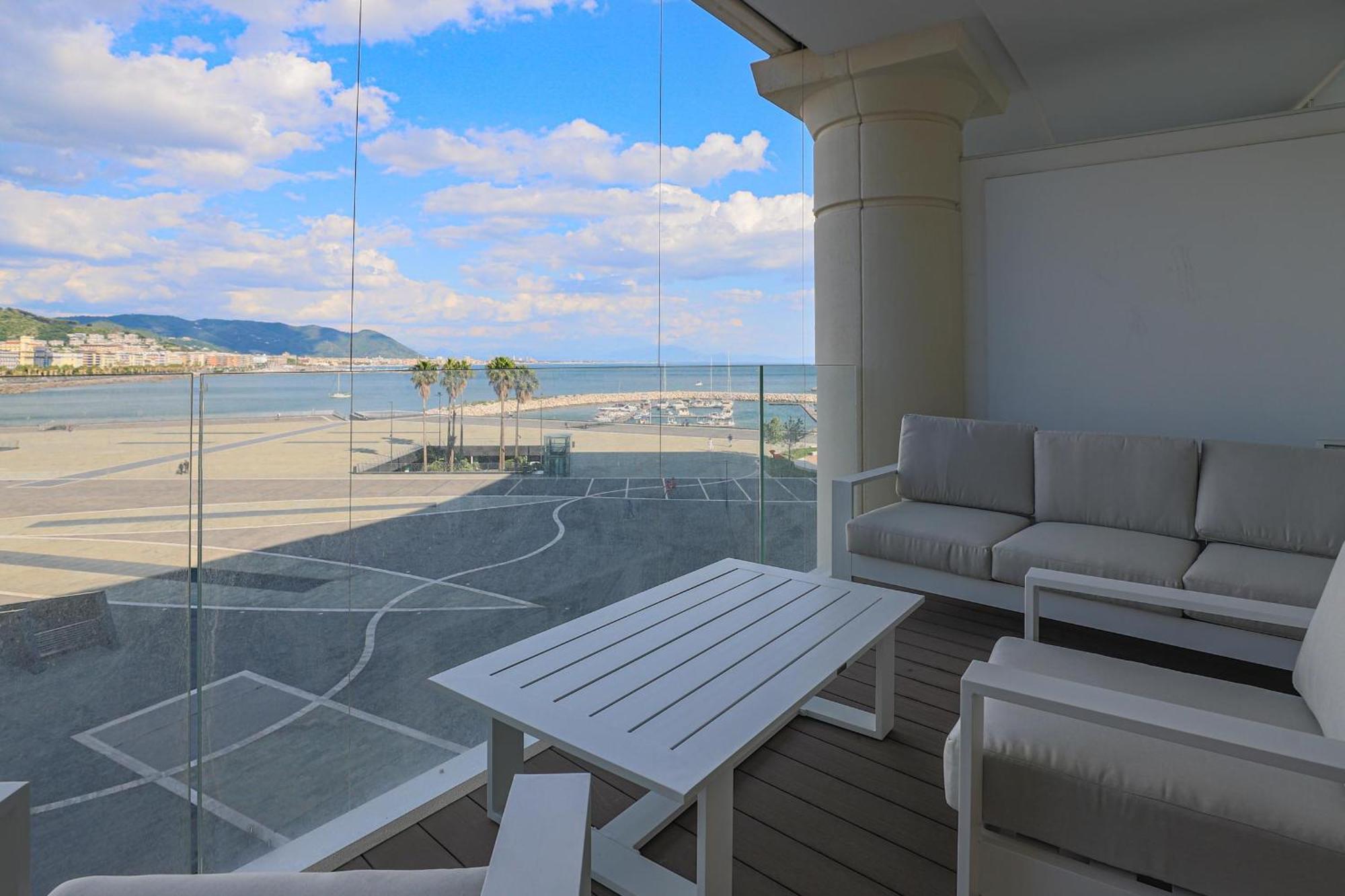 Amami Al Crescent Apartment Salerno Exterior photo